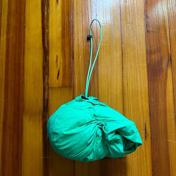 SOLD Bright Green Northface Rainjacket/Shell - Picture 7 of 8